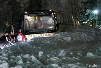 Ylivieskan jäähallin pihassa, III divisioonan otteluun Popula vs Huskit menossa 22.01.2011.