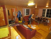 Huoltopäällikkö iltatoimissa.